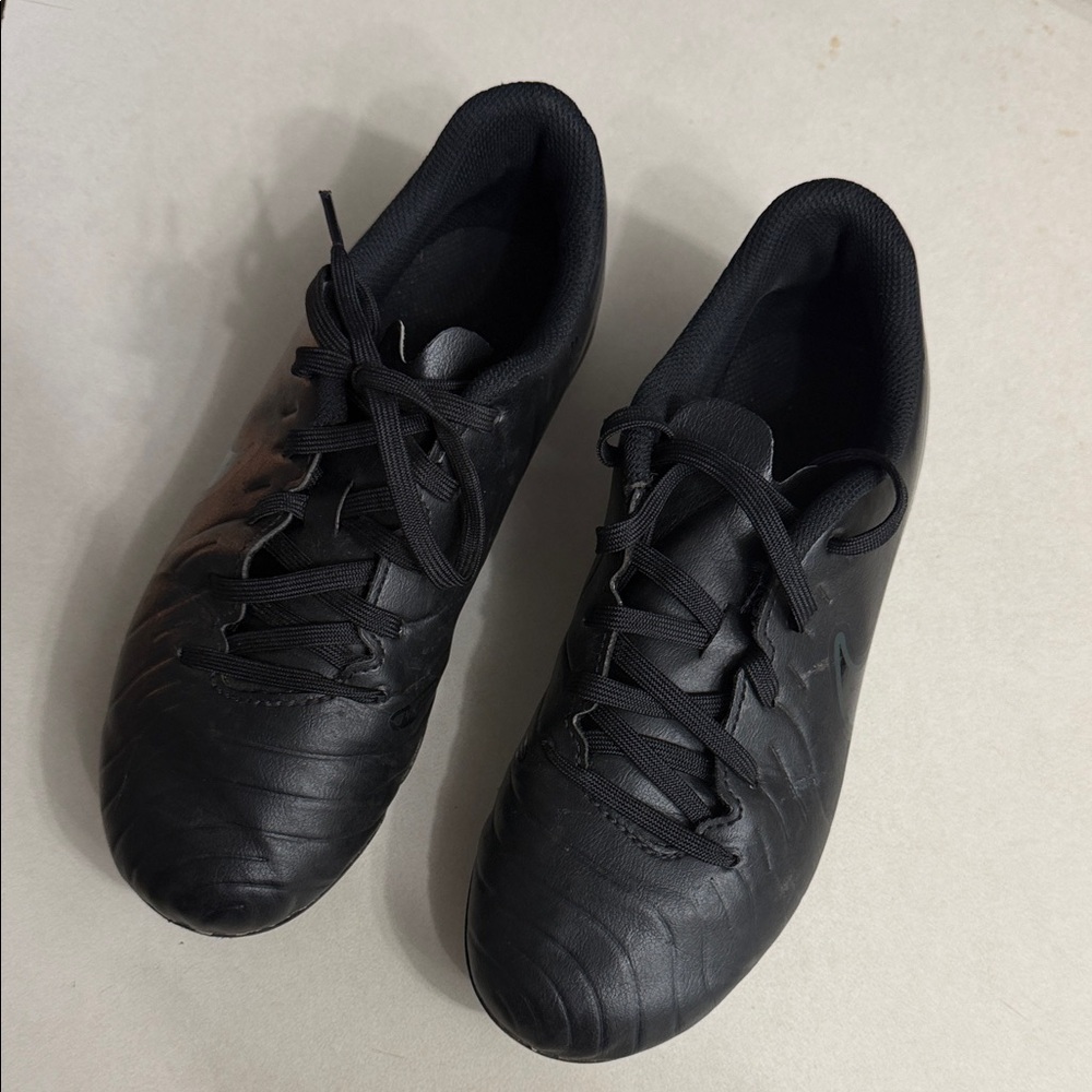 Nike Kids Black Low-Profile Soccer Sneakers